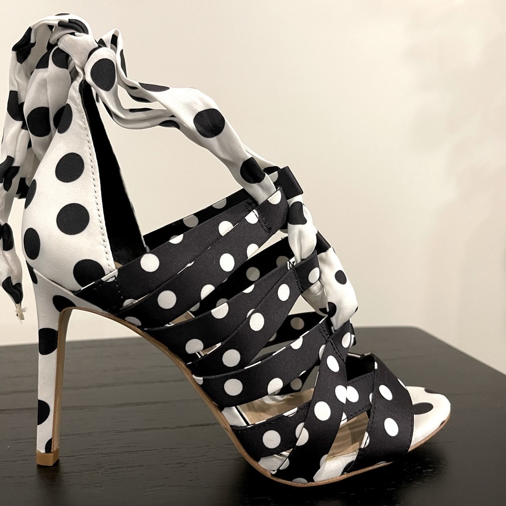 NWT Gianni Bini Black and White Polka Dot Heels